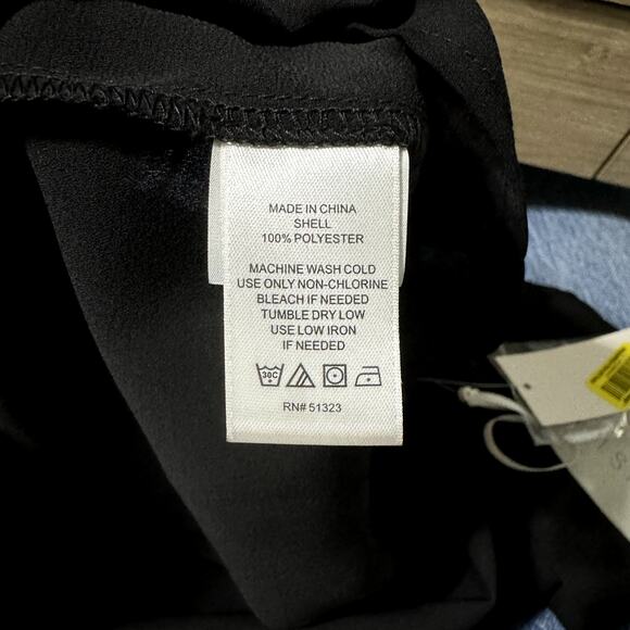 1.State | NWT Winter Garden Rich Black Cold Shoulder Lightweight Flowing Blouse - Picture 12 of 12